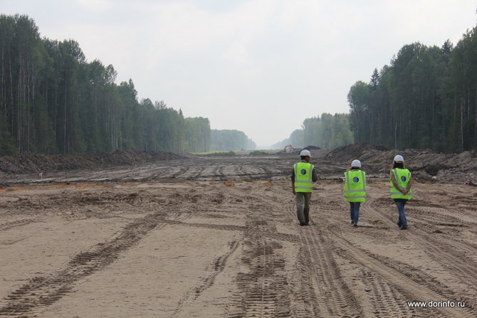 Фирму оштрафовали на полтора миллиона за незаконно работающих на стройке трассы М-11 мигрантов