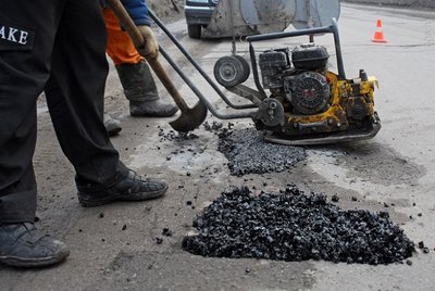 Ямочный ремонт в Омске провели на площади в 40 тыс. кв. м