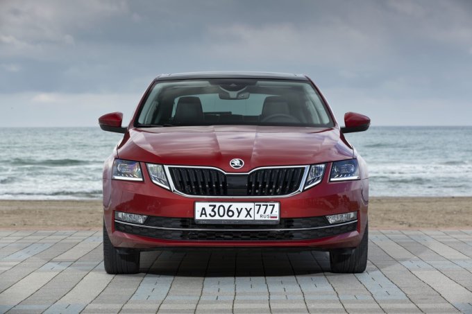 Обновленная Skoda Octavia 2017: больше, чем новые фары