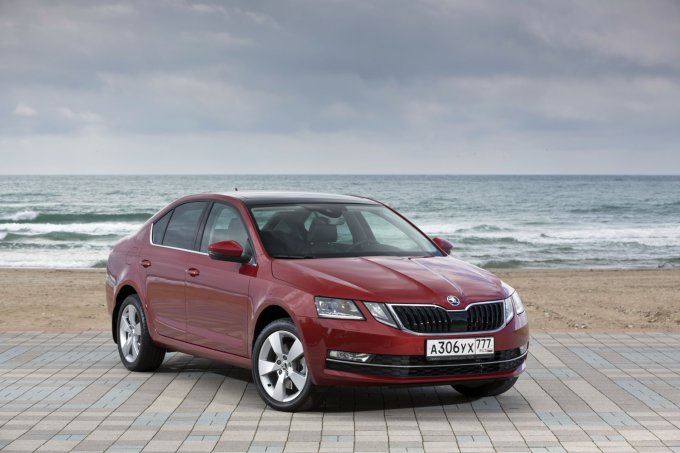Обновленная Skoda Octavia 2017: больше, чем новые фары