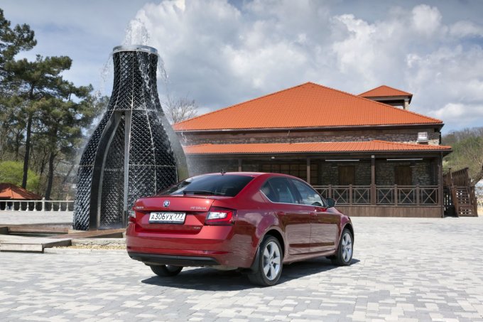 Обновленная Skoda Octavia 2017: больше, чем новые фары