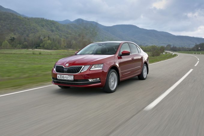 Обновленная Skoda Octavia 2017: больше, чем новые фары