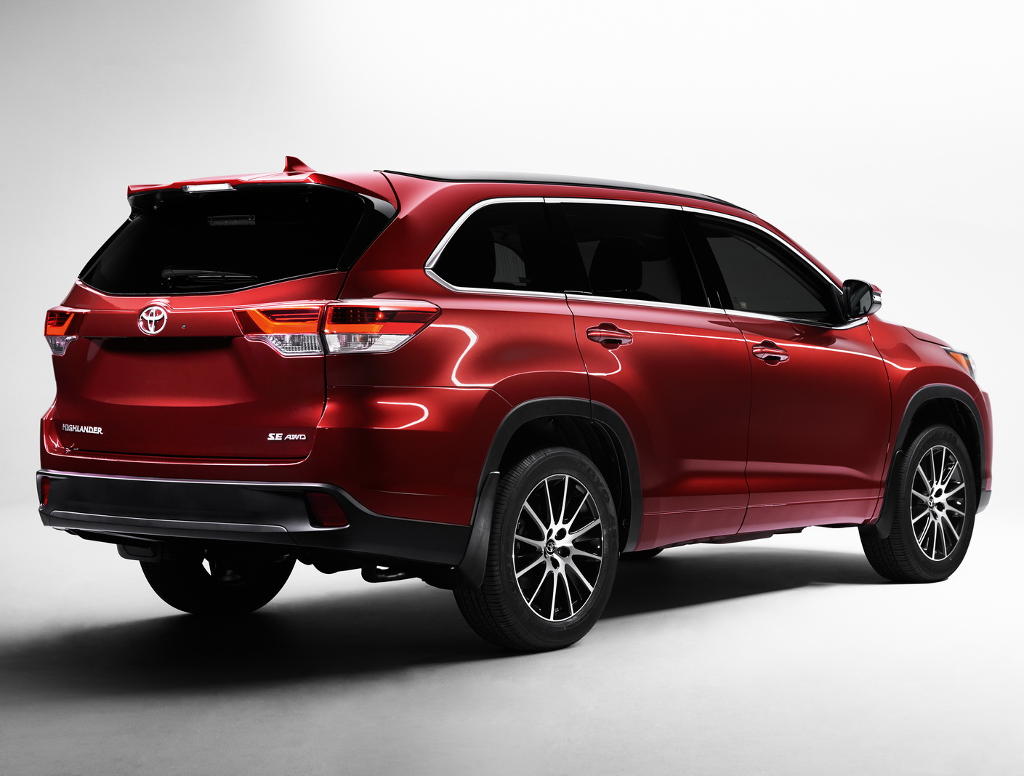 Рассекречен рестайлинговый Toyota Highlander 2017 (фото, цена)