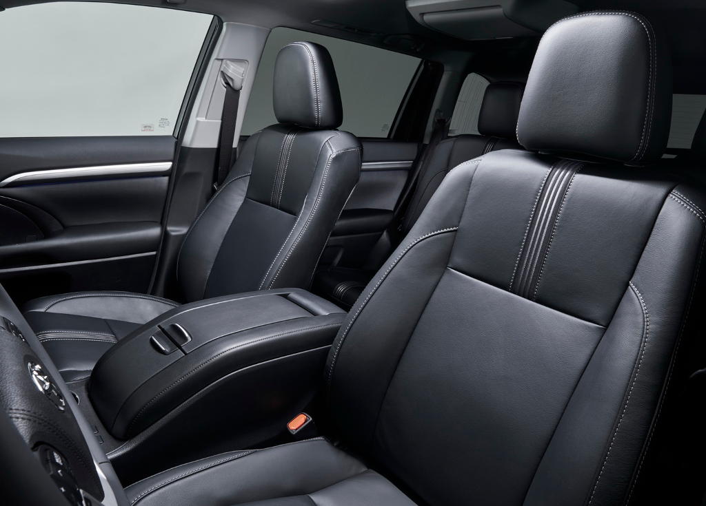Рассекречен рестайлинговый Toyota Highlander 2017 (фото, цена)