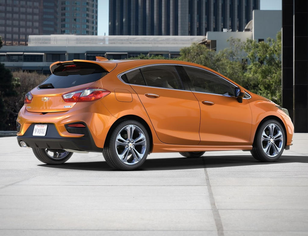 Новые седан и хэтчбек Chevrolet Cruze 2016 (фото, цена)