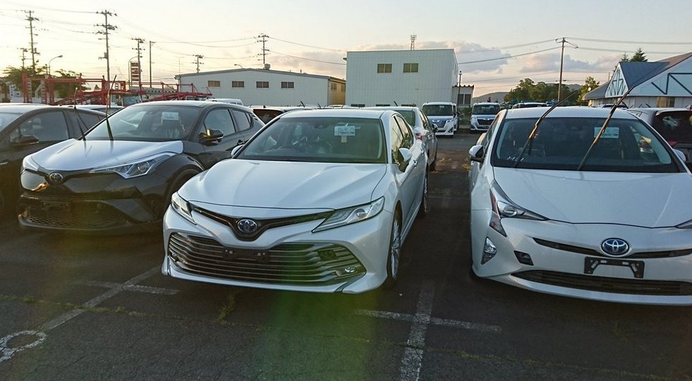 Новая Toyota Camry показалась на свежих фото