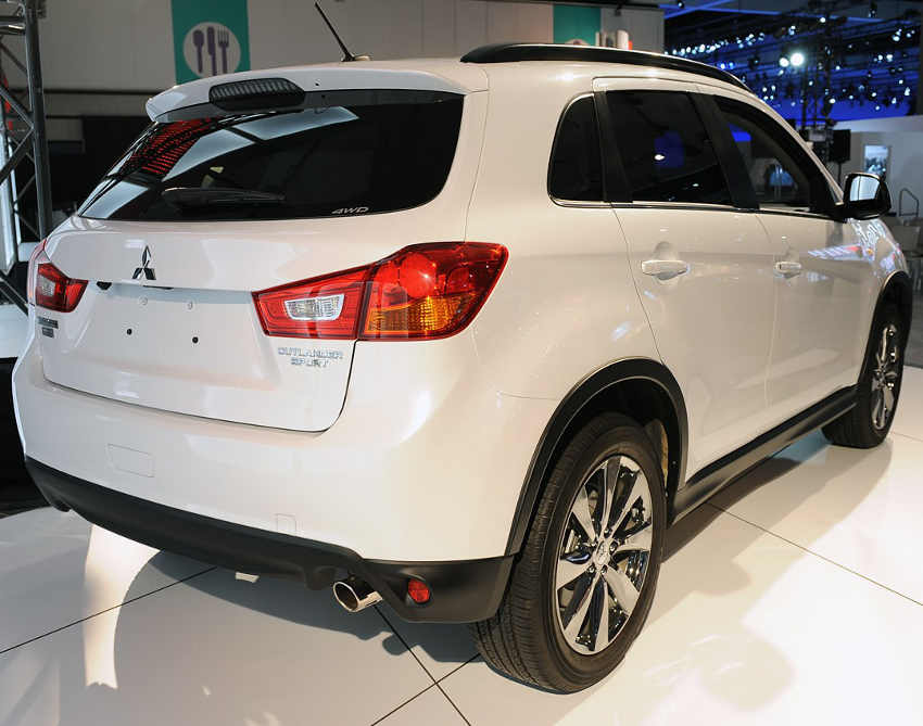 Юбилейная версия Mitsubishi Outlander Sport 2013: фото, характеристики