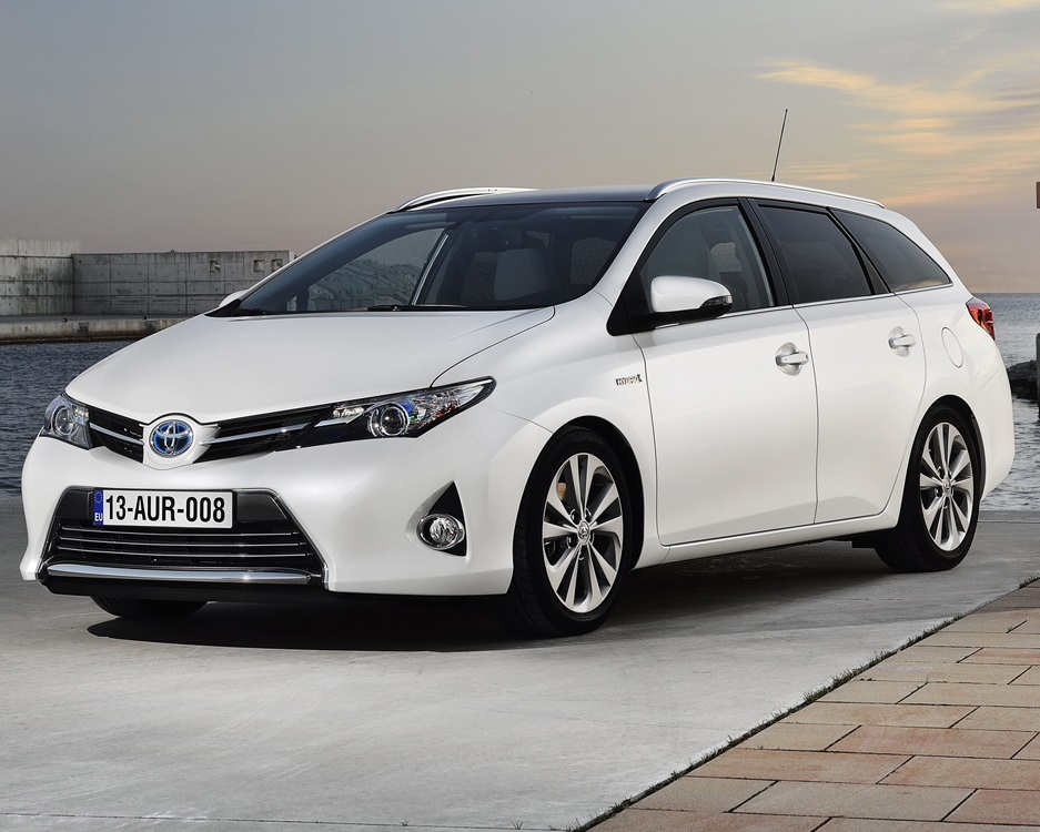 Универсал Toyota Auris Touring Sports 2014