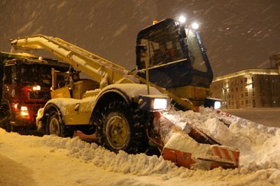 Дорожники Петербурга перешли на усиленный режим работы из-за снегопада