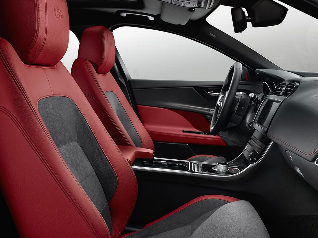 Новый седан Jaguar XE 2015 — 2016 в России (цена, фото)