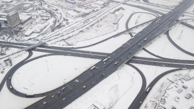 Дороги в Ленобласти чистят от снега в усиленном режиме. Задействовано почти 800 единиц спецтехники