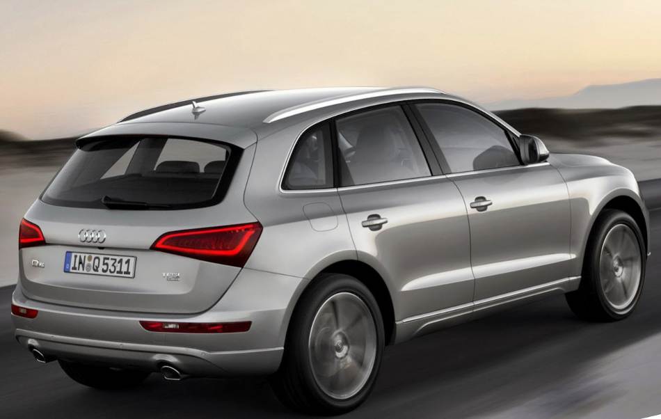 Кроссовер Audi Q5 2013 года