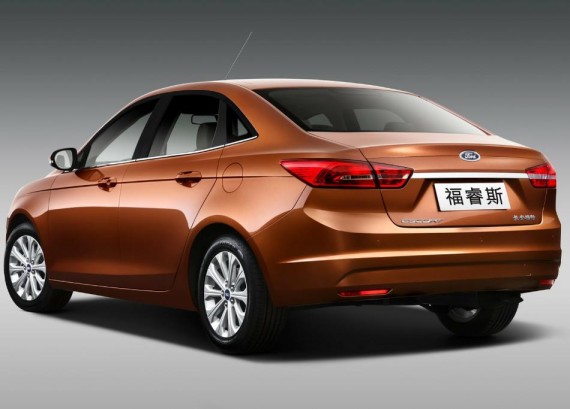Серийный Ford Escort 2015 года