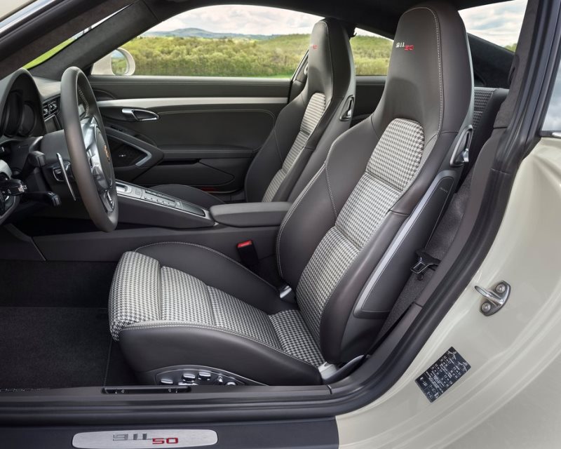 Юбилейный Porsche 911 50 Years Edition 2013