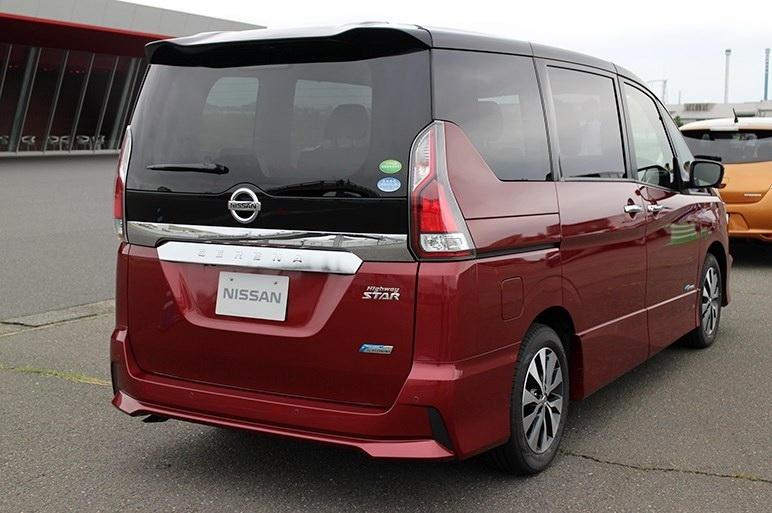 Новый Nissan Serena 2017 с автопилотом (фото, цена)