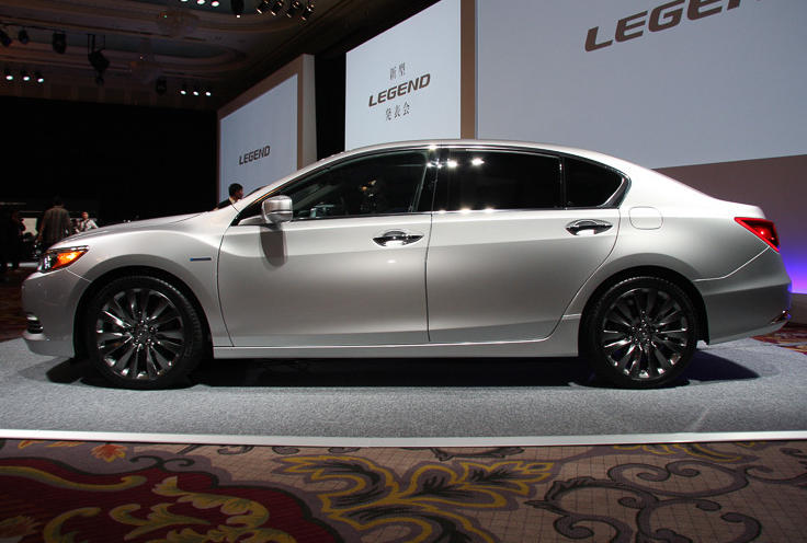 Обновленный седан Honda Legend 2015