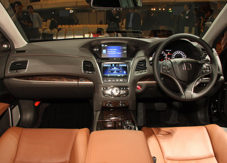 Обновленный седан Honda Legend 2015