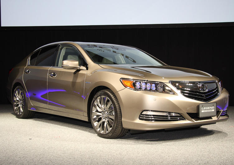 Обновленный седан Honda Legend 2015