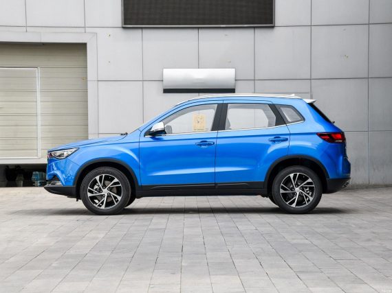 Новый китайский кроссовер FAW Besturn X40 в России (фото, цена, характеристики)