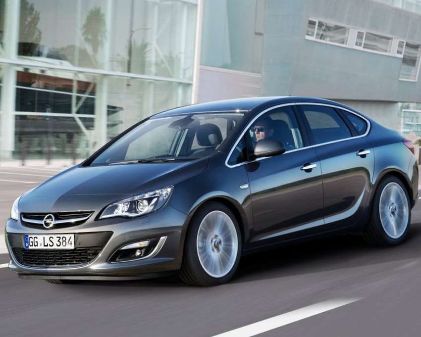 Цены на Opel Astra 2013 в России