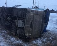 В утреннем ДТП с рейсовым автобусом в Свердловской области пострадал человек