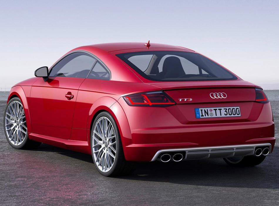 Новая Audi TT Coupe 2015 стала легче и мощнее