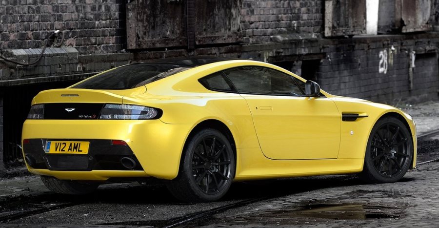 Рестайлинговое купе Aston Martin V12 Vantage S 2014