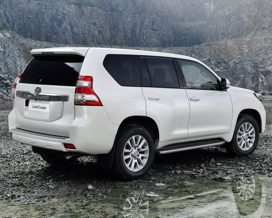 Цены на Toyota Land Cruiser Prado 150 2014 в России