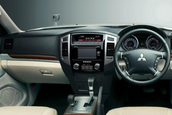 Рестайлинговый Mitsubishi Pajero 2015 показали в Москве