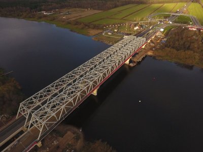 При реконструкции моста через Волхов на трассе Р-21 Кола в Ленобласти использовали ленточные геодрены 