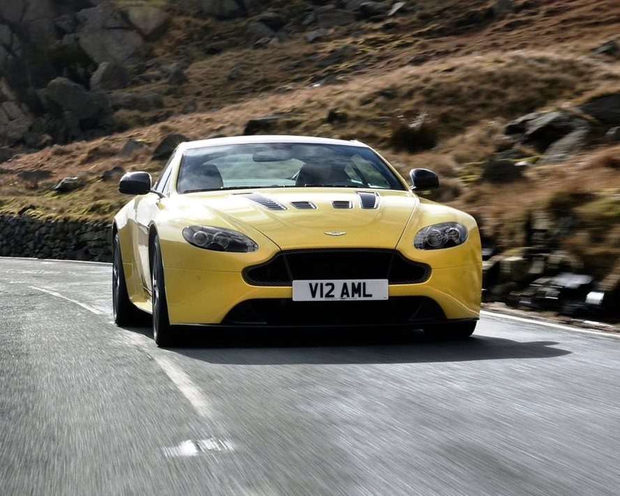 Рестайлинговое купе Aston Martin V12 Vantage S 2014