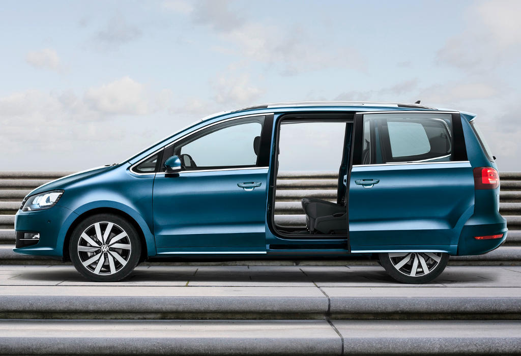 Рестайлинговый минивэн Volkswagen Sharan 2016 (фото, цена)