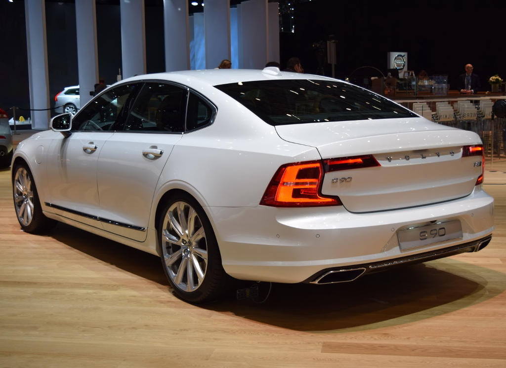 Новый Volvo S90 2016 – 2017 в России (цена, фото)