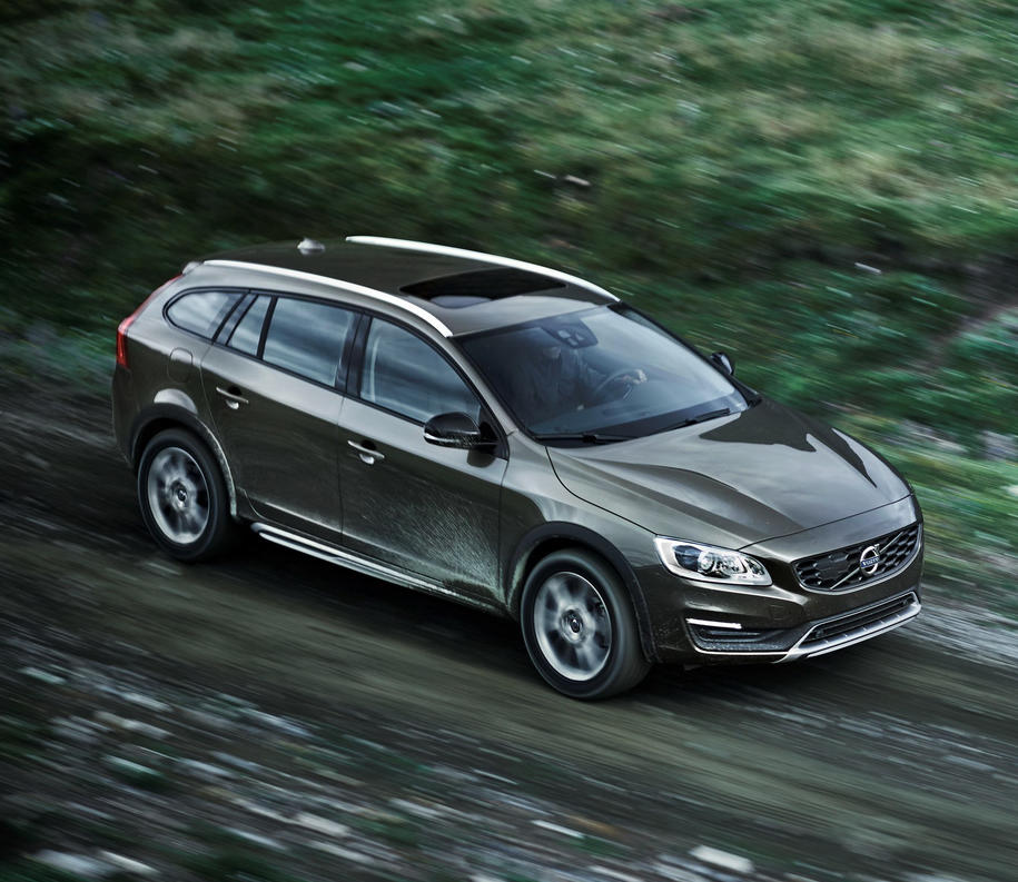 Новый внедорожный универсал Volvo V60 Cross Country 2015