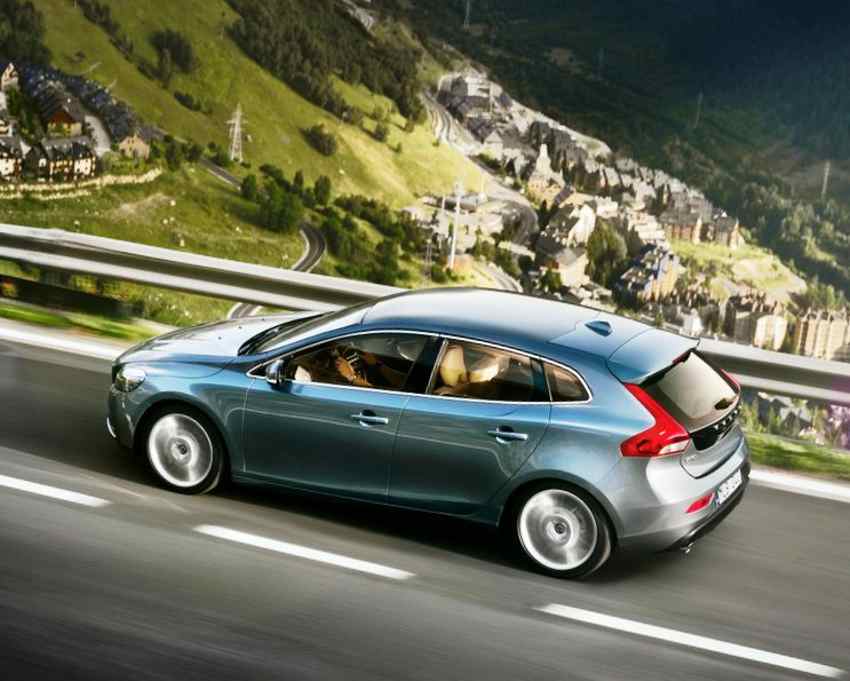 Volvo V40 2013: цена, фото, характеристики