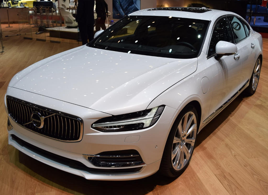 Новый Volvo S90 2016 – 2017 в России (цена, фото)