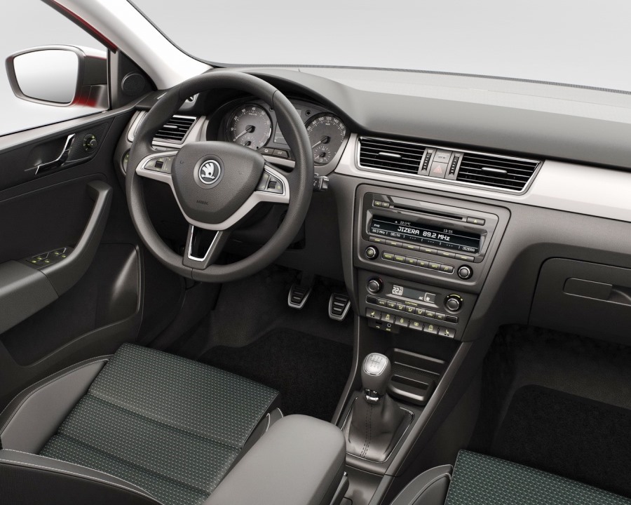 Молодежный хэтчбек Skoda Rapid Spaceback 2014