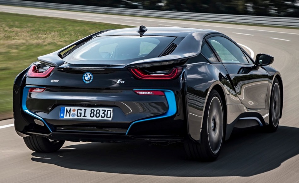 Цена купе BMW i8 2014 в России — 9 млн. рублей!