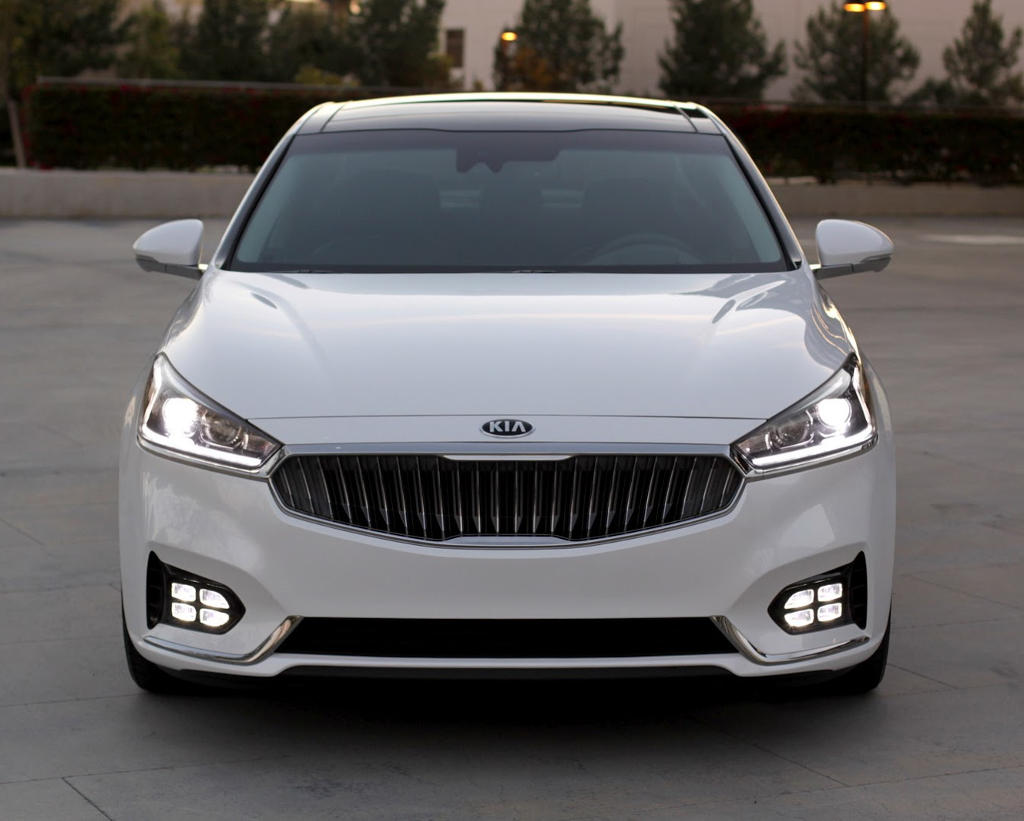 Представлена новая Kia Cadenza 2016–2017 (фото, цена)