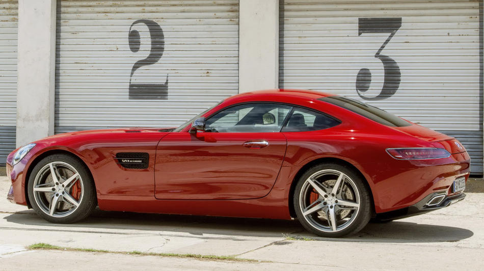 Спорткар Mercedes-AMG GT 2015: цена, характеристики, фото