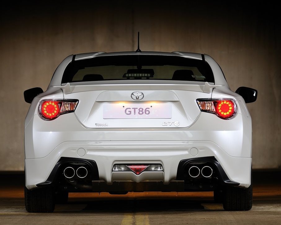 Toyota GT86 TRD 2014: цена, фото, характеристики