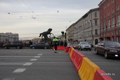 Из-за репетиции и проведения военного парада ко Дню Победы перекроют улицы в центре Петербурга