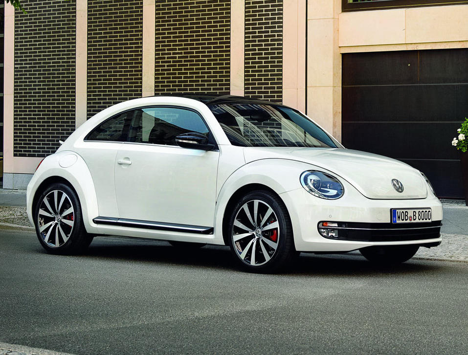 Обновленные хетчбэк и кабриолет Volkswagen Beetle («Жук») 2015