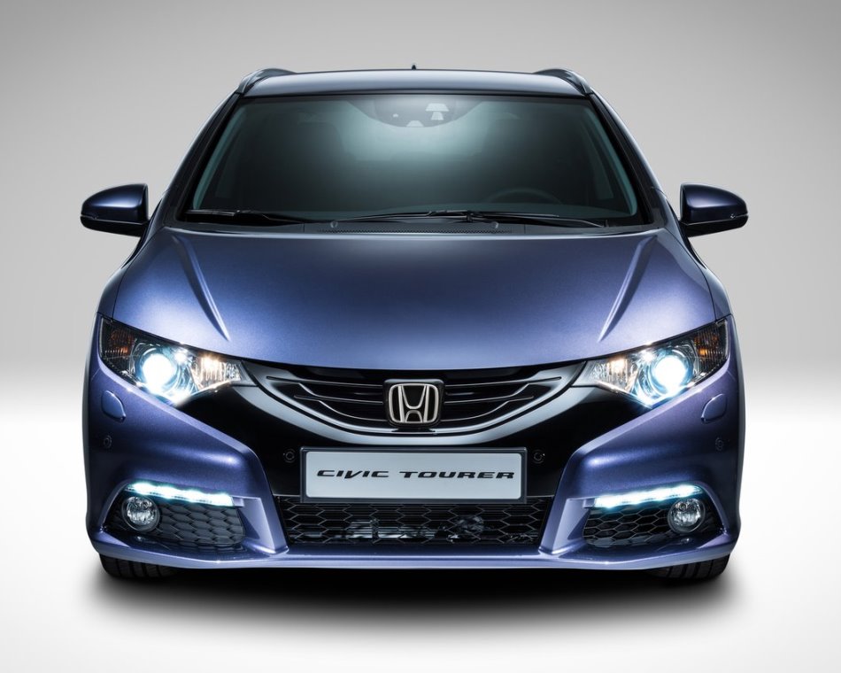 Универсал Honda Civic Tourer 2014 года