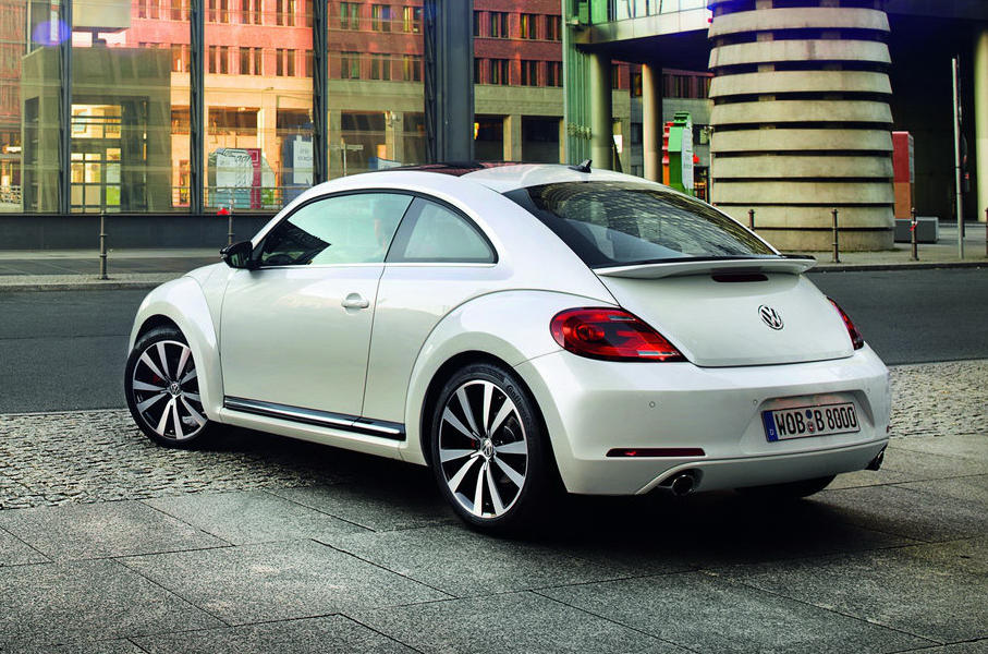 Обновленные хетчбэк и кабриолет Volkswagen Beetle («Жук») 2015