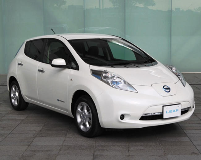 Nissan Leaf 2013: цена, фото, характеристики