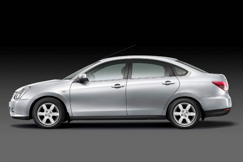 Седан Nissan Almera 2012 в России