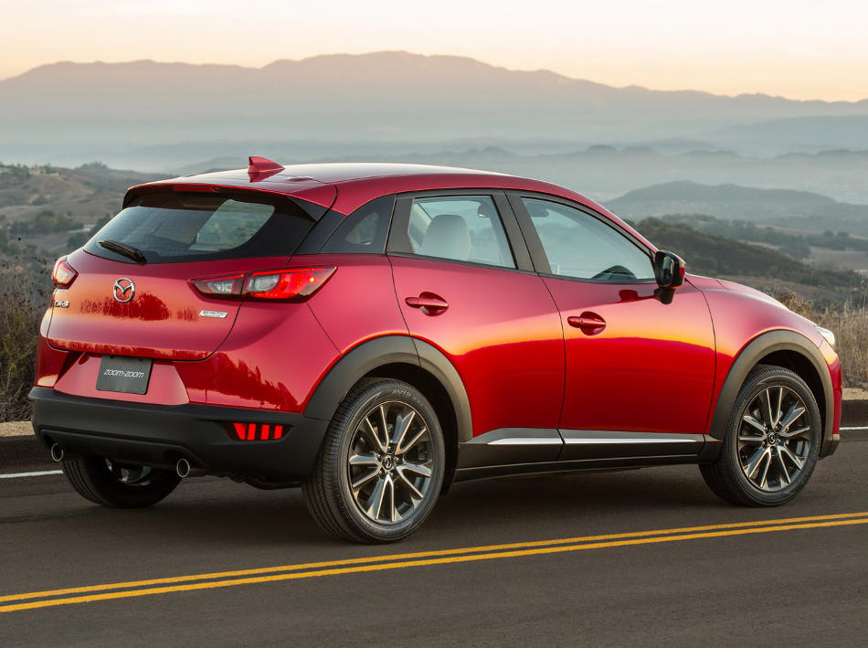 Новый кроссовер Mazda CX-3 2016