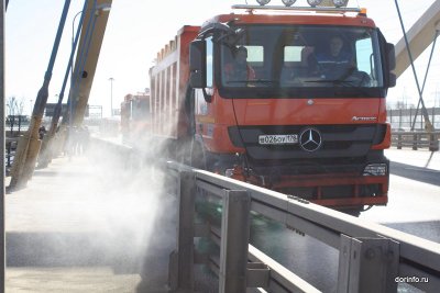 Более 1,3 тыс. спецмашин задействовано ежедневно в подготовке к лету трасс в Подмосковье