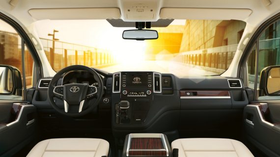 Новый микроавтобус Toyota Granvia 2020 (фото, цена, характеристики)